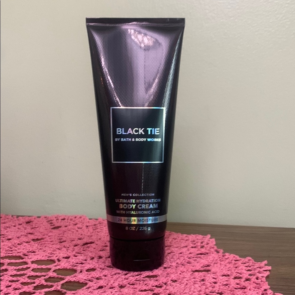 Bath & Body Works Black Tie Body lotion  Cream 411